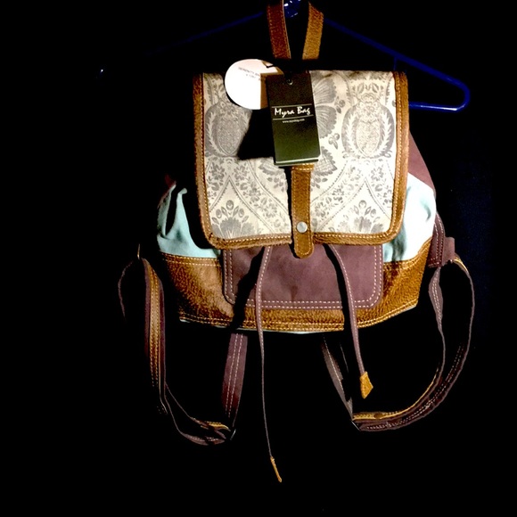 Meet The Posher Joli 🌙 - Picture 8 of 11